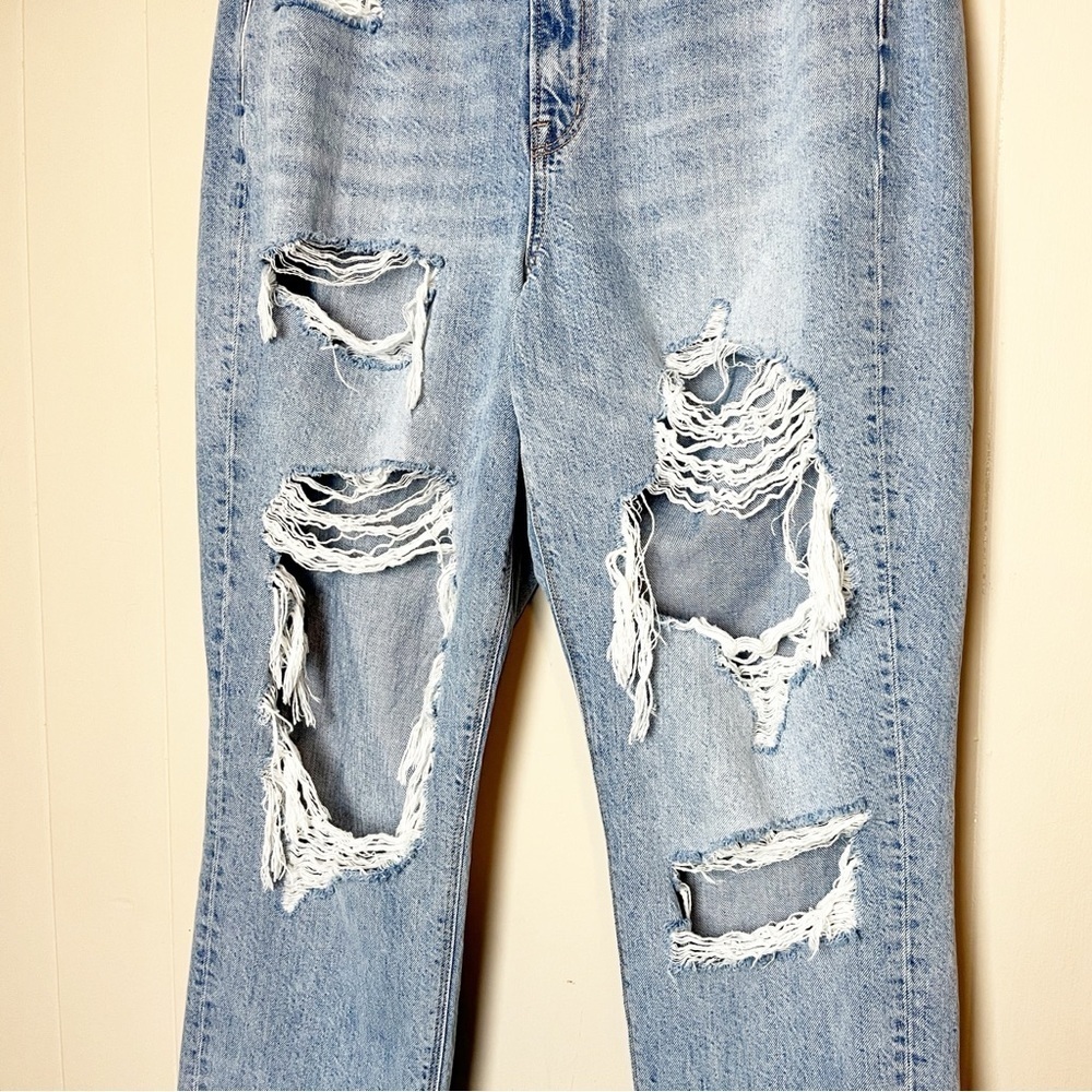 American Eagle Highest Rise Mom Jeans 12 light wash distressed destroyed ripped - Picture 3 of 14